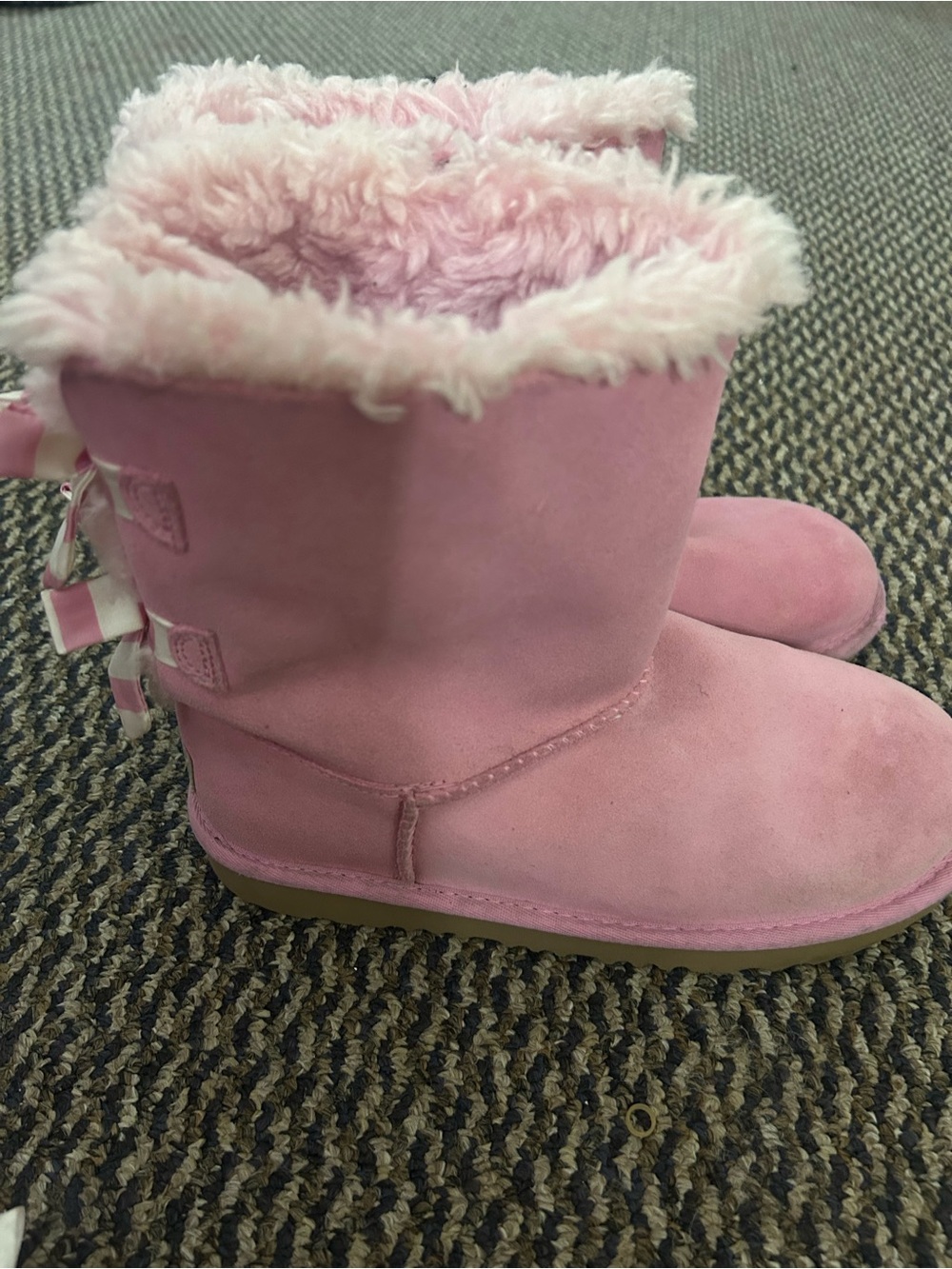 Pink UGGS - Picture 3 of 6
